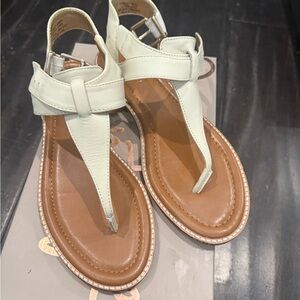 Elegant Cream Leather Sandals